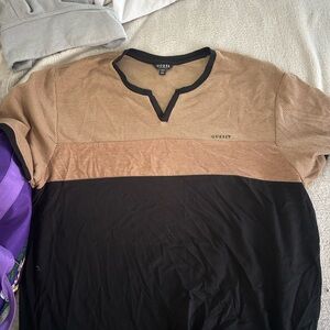 Guess Men's Two-Tone Tan and Black Tee
